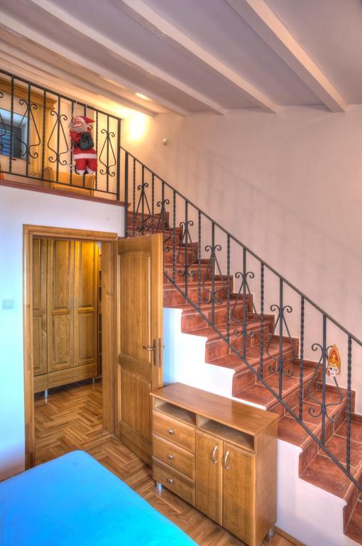 Holiday Home Neda Свети Стефан Стая снимка
