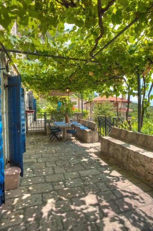 Holiday Home Neda Свети Стефан Стая снимка